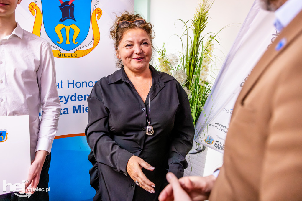 Podkarpacki pozarządowy i senioralny promyk sukcesu – Senior Roku 2025