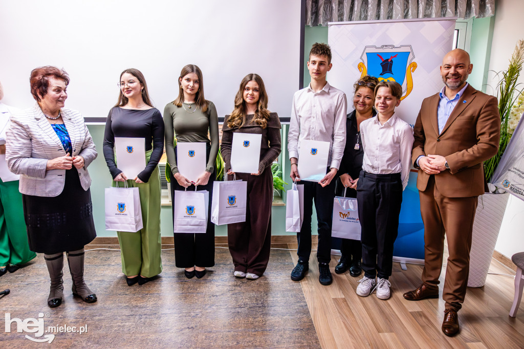 Podkarpacki pozarządowy i senioralny promyk sukcesu – Senior Roku 2025