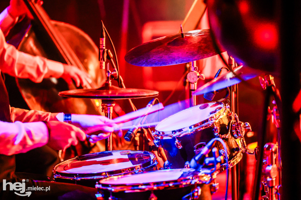 Koncert Nareszcie Niepodległa - piosenki 20-lecia międzywojennego w DK Przecław