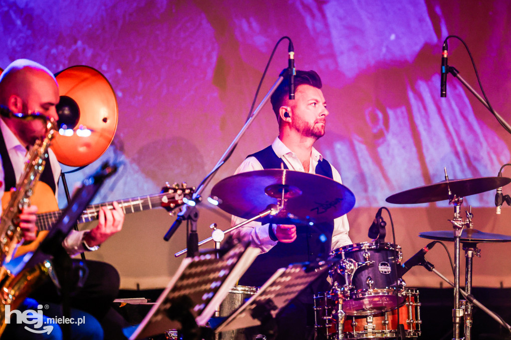 Koncert Nareszcie Niepodległa - piosenki 20-lecia międzywojennego w DK Przecław