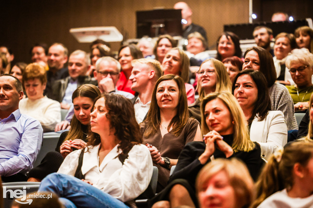 Koncert Nareszcie Niepodległa - piosenki 20-lecia międzywojennego w DK Przecław