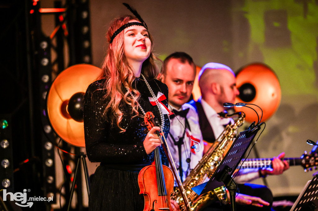 Koncert Nareszcie Niepodległa - piosenki 20-lecia międzywojennego w DK Przecław