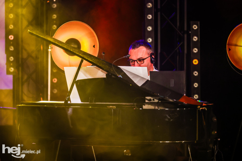 Koncert Nareszcie Niepodległa - piosenki 20-lecia międzywojennego w DK Przecław