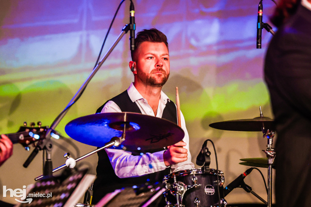 Koncert Nareszcie Niepodległa - piosenki 20-lecia międzywojennego w DK Przecław