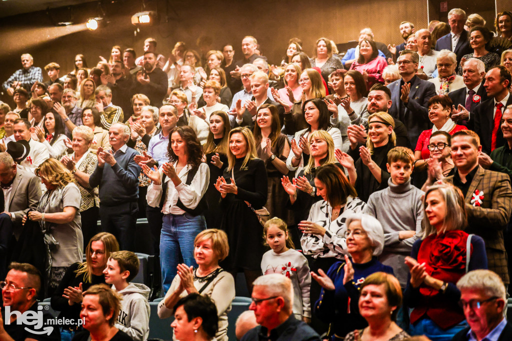 Koncert Nareszcie Niepodległa - piosenki 20-lecia międzywojennego w DK Przecław