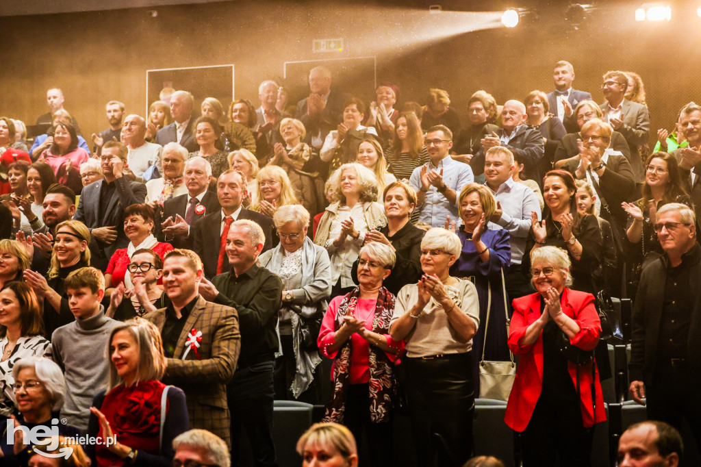 Koncert Nareszcie Niepodległa - piosenki 20-lecia międzywojennego w DK Przecław