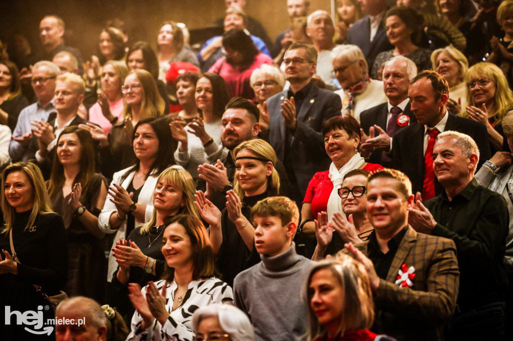 Koncert Nareszcie Niepodległa - piosenki 20-lecia międzywojennego w DK Przecław
