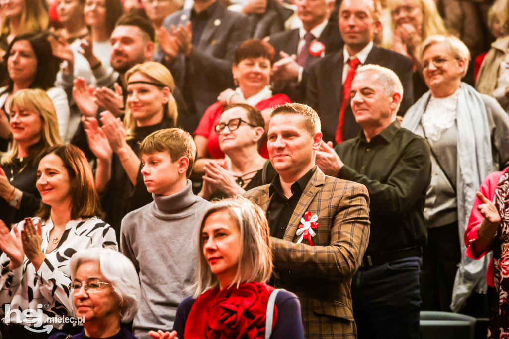 Koncert Nareszcie Niepodległa - piosenki 20-lecia międzywojennego w DK Przecław