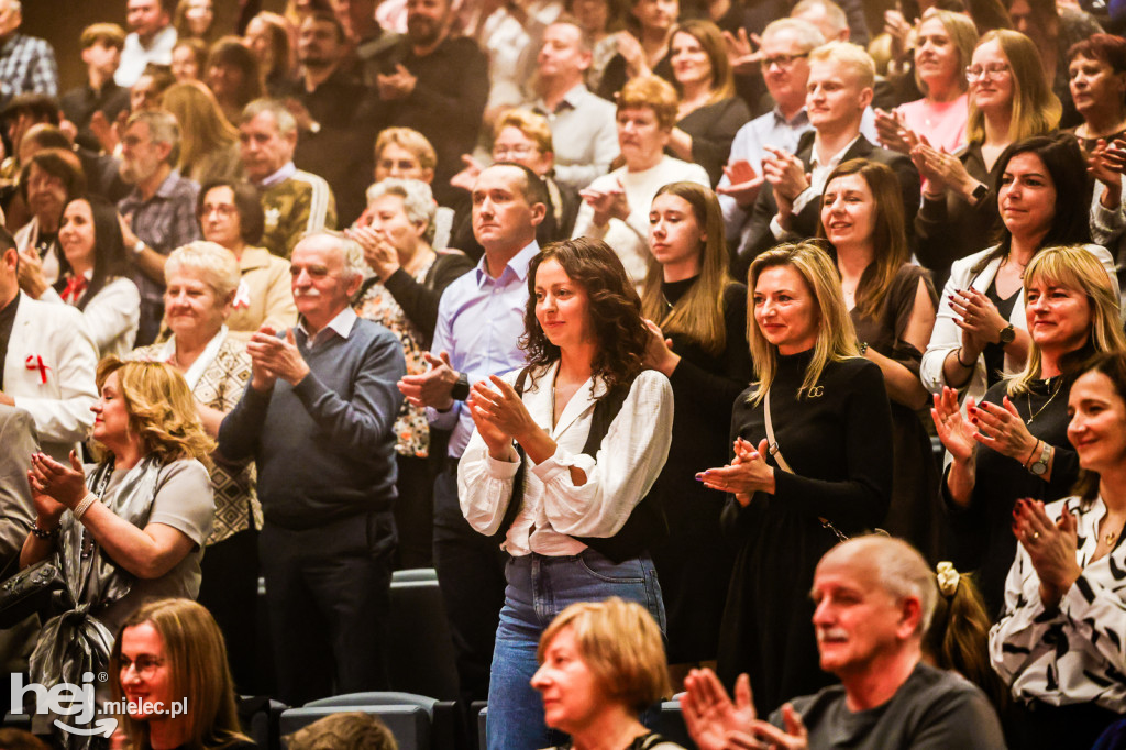 Koncert Nareszcie Niepodległa - piosenki 20-lecia międzywojennego w DK Przecław