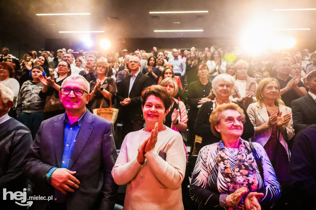 Koncert Nareszcie Niepodległa - piosenki 20-lecia międzywojennego w DK Przecław