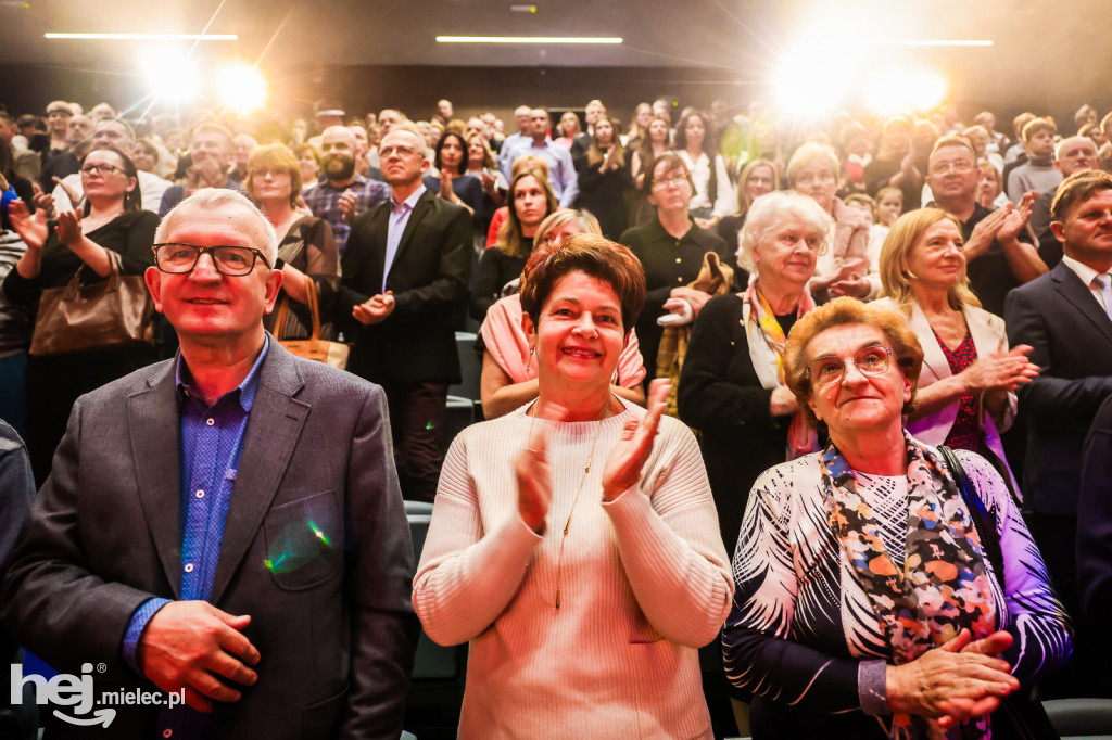 Koncert Nareszcie Niepodległa - piosenki 20-lecia międzywojennego w DK Przecław