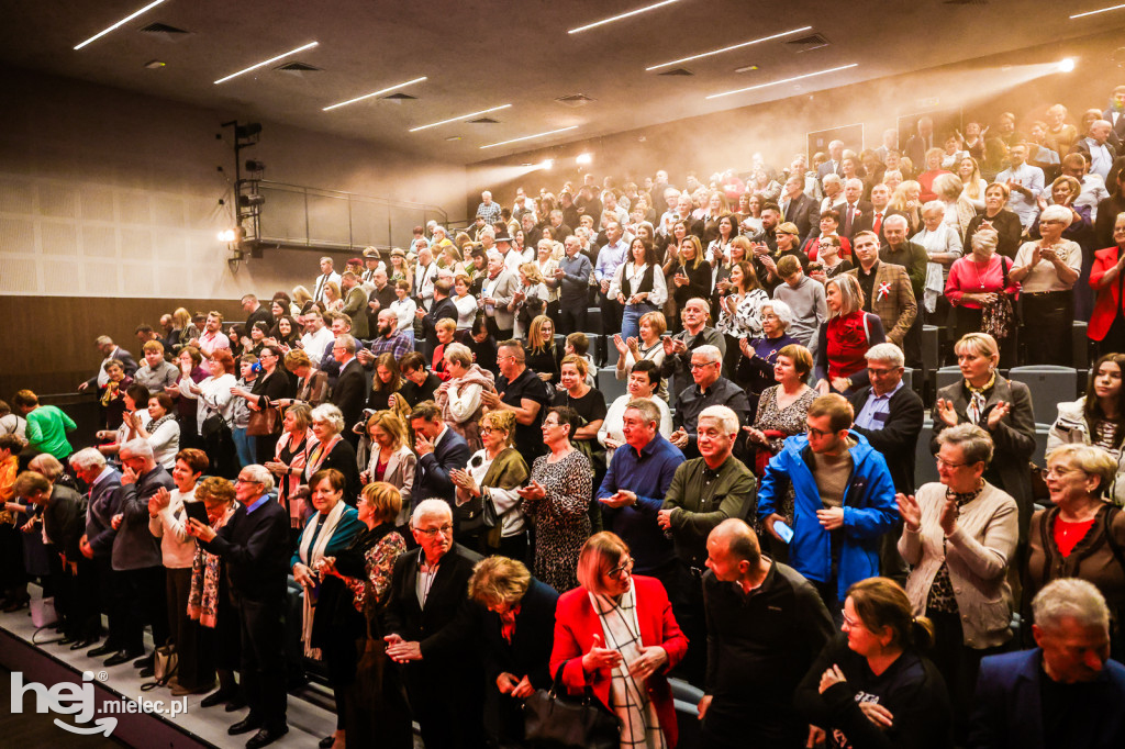 Koncert Nareszcie Niepodległa - piosenki 20-lecia międzywojennego w DK Przecław