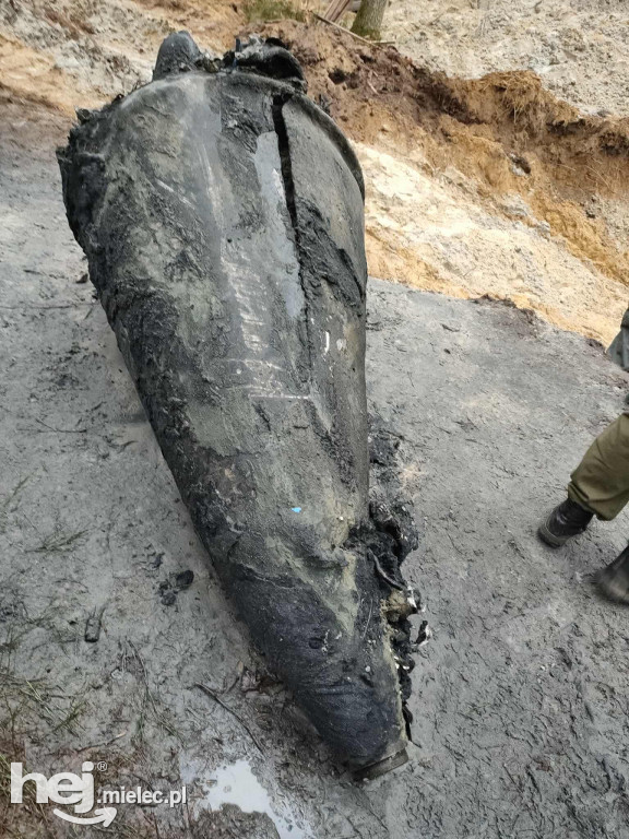 Okrycie rakiety V-2 w lesie, we wsi Blizna