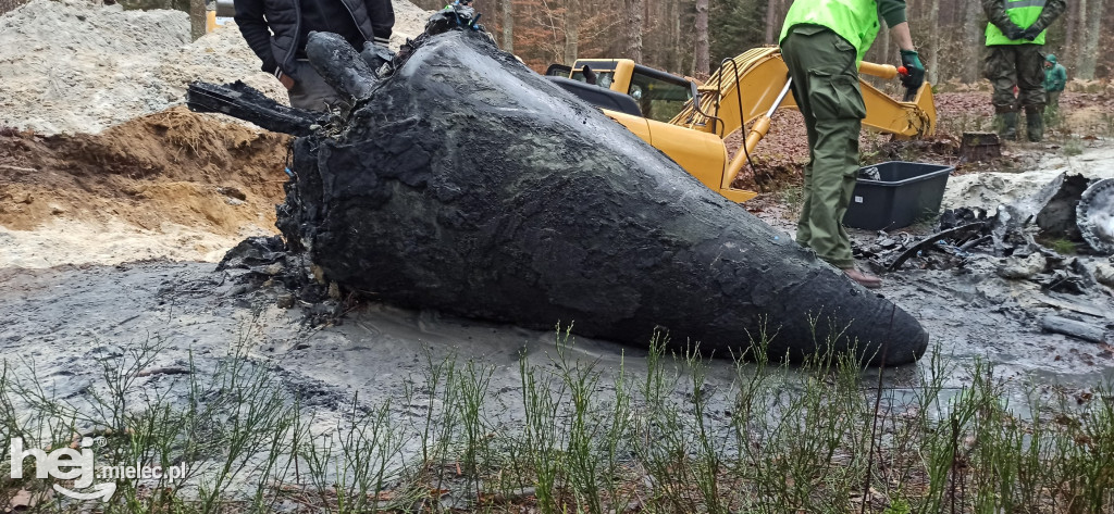 Okrycie rakiety V-2 w lesie, we wsi Blizna