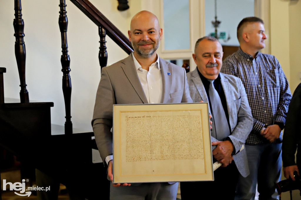 Uroczyste odsłonięcie XVII-wiecznej kopii aktu lokacyjnego