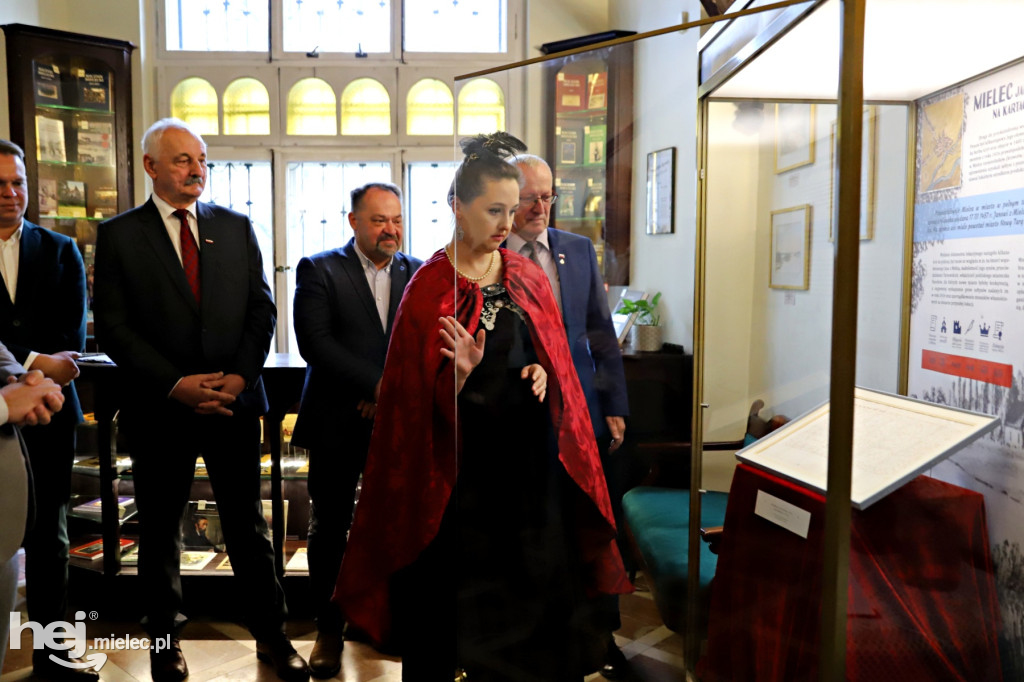 Uroczyste odsłonięcie XVII-wiecznej kopii aktu lokacyjnego