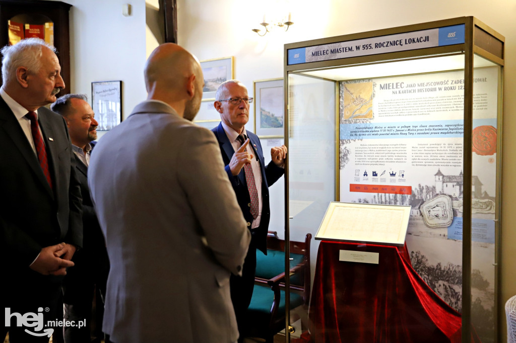 Uroczyste odsłonięcie XVII-wiecznej kopii aktu lokacyjnego