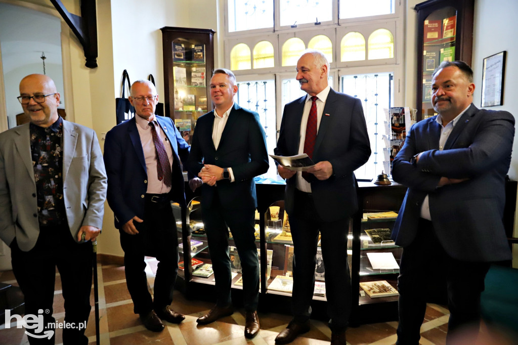 Uroczyste odsłonięcie XVII-wiecznej kopii aktu lokacyjnego