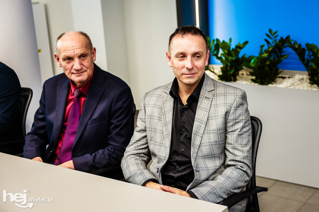 Umowa na budowę nowoczesnej podstacji Podkarpackiego Pogotowia Ratunkowego w Radomyślu Wielkim