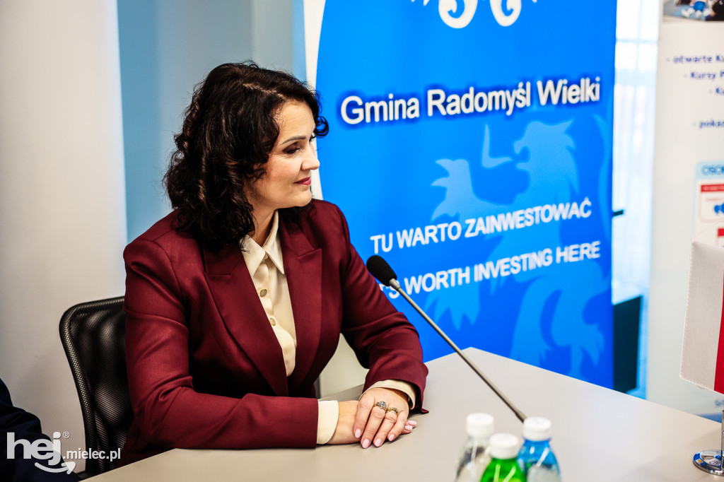 Umowa na budowę nowoczesnej podstacji Podkarpackiego Pogotowia Ratunkowego w Radomyślu Wielkim