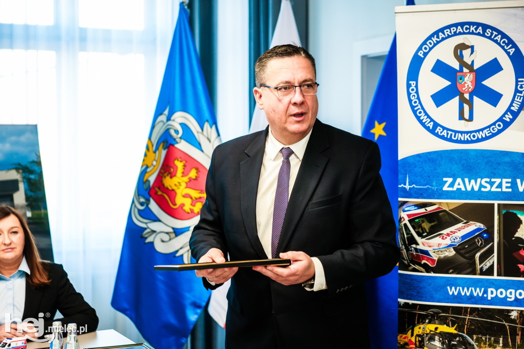 Umowa na budowę nowoczesnej podstacji Podkarpackiego Pogotowia Ratunkowego w Radomyślu Wielkim