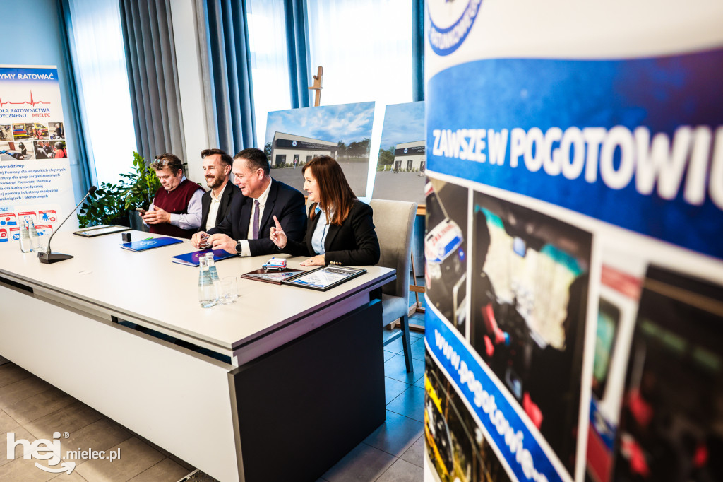 Umowa na budowę nowoczesnej podstacji Podkarpackiego Pogotowia Ratunkowego w Radomyślu Wielkim