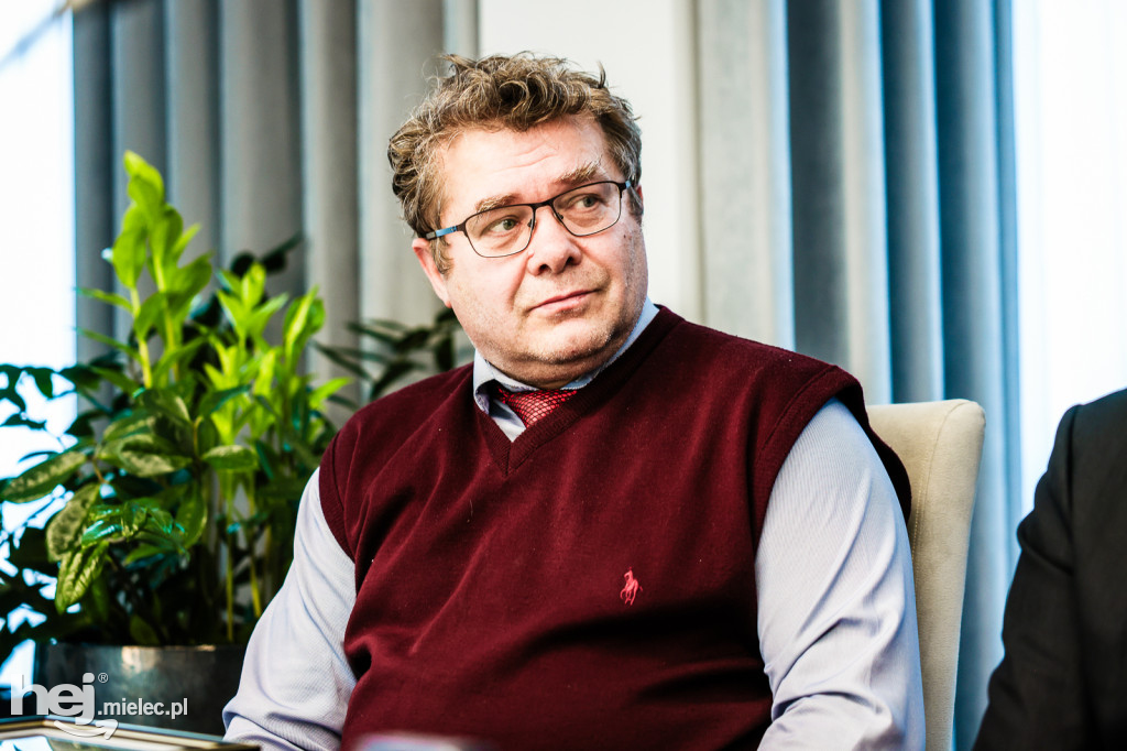 Umowa na budowę nowoczesnej podstacji Podkarpackiego Pogotowia Ratunkowego w Radomyślu Wielkim