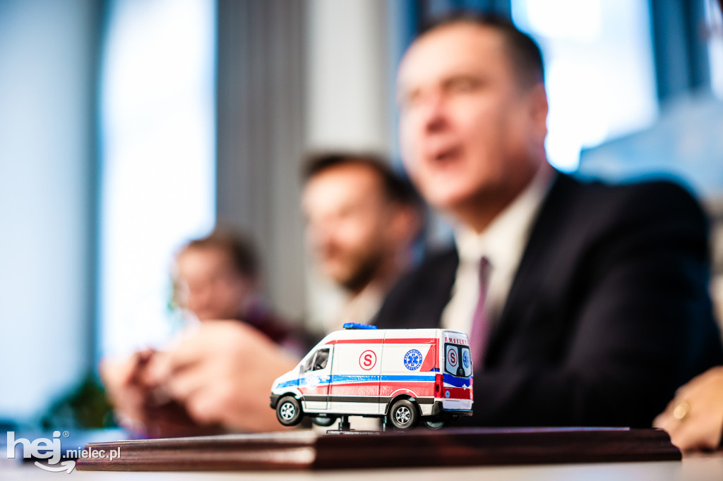 Umowa na budowę nowoczesnej podstacji Podkarpackiego Pogotowia Ratunkowego w Radomyślu Wielkim