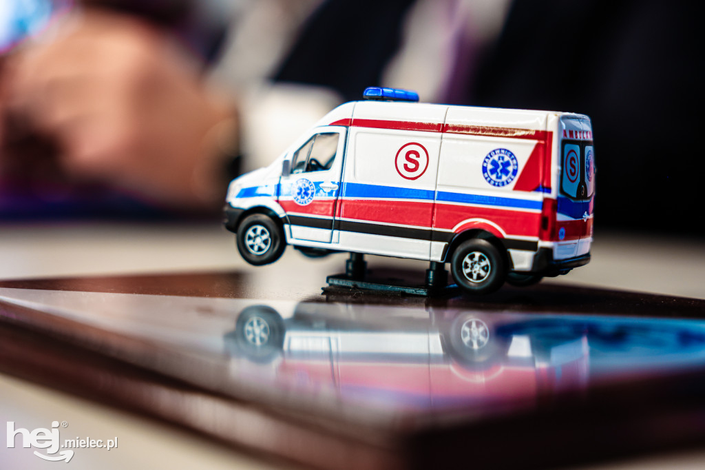 Umowa na budowę nowoczesnej podstacji Podkarpackiego Pogotowia Ratunkowego w Radomyślu Wielkim