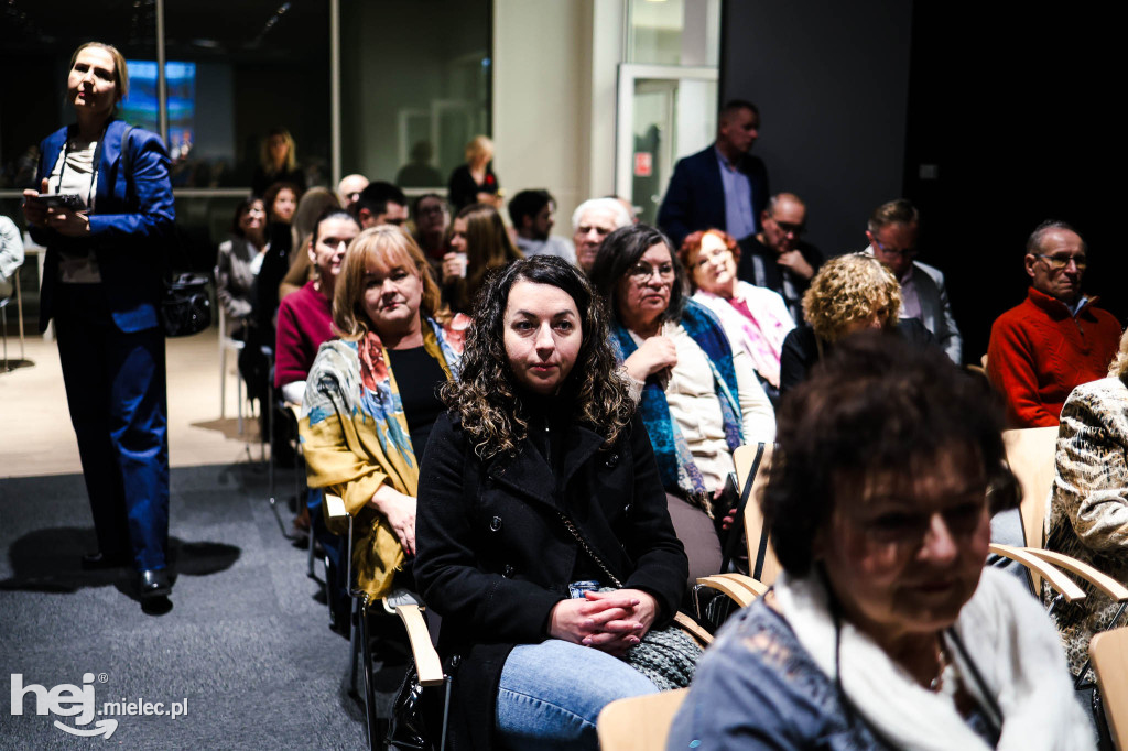 Otwarcie wystawy „Cisza kształtu, szept koloru”