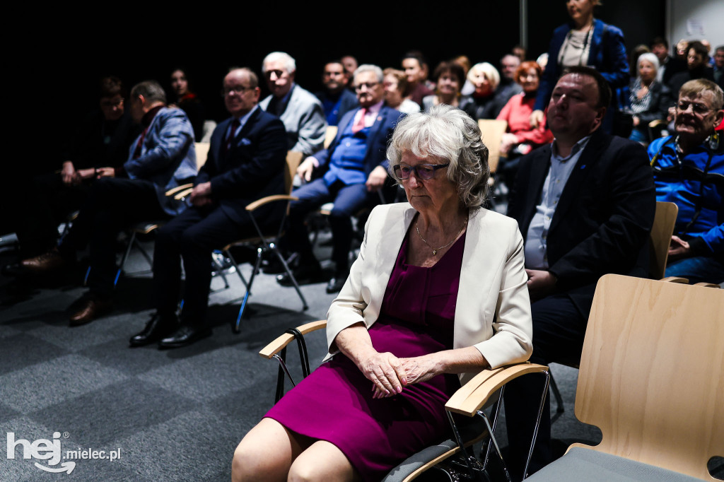 Otwarcie wystawy „Cisza kształtu, szept koloru”