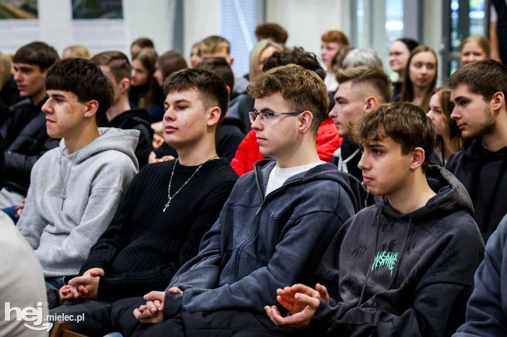 Debata Oksfordzka: Czy przyszłość młodych jest w Mielcu