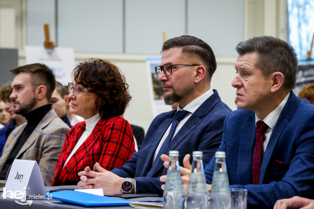 Debata Oksfordzka: Czy przyszłość młodych jest w Mielcu