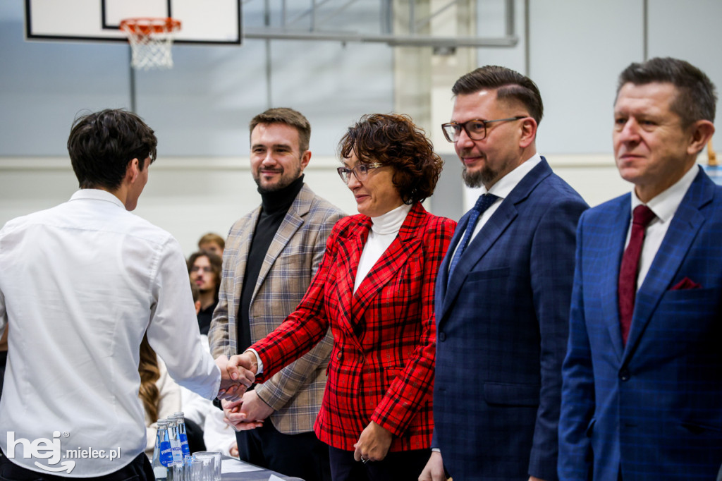 Debata Oksfordzka: Czy przyszłość młodych jest w Mielcu