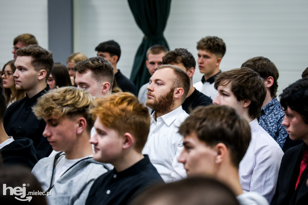 Debata Oksfordzka: Czy przyszłość młodych jest w Mielcu