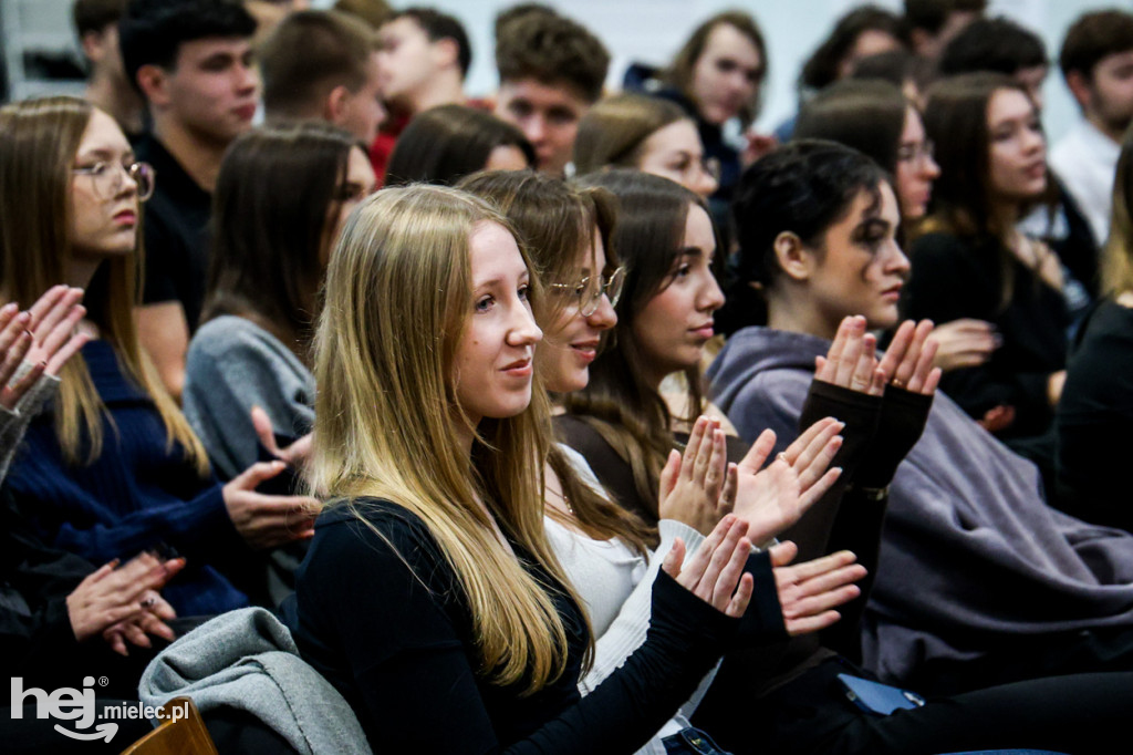 Debata Oksfordzka: Czy przyszłość młodych jest w Mielcu