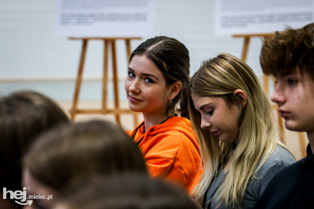 Debata Oksfordzka: Czy przyszłość młodych jest w Mielcu