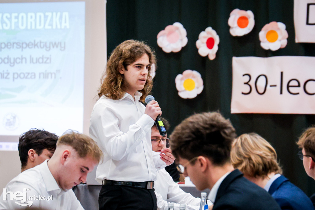 Debata Oksfordzka: Czy przyszłość młodych jest w Mielcu