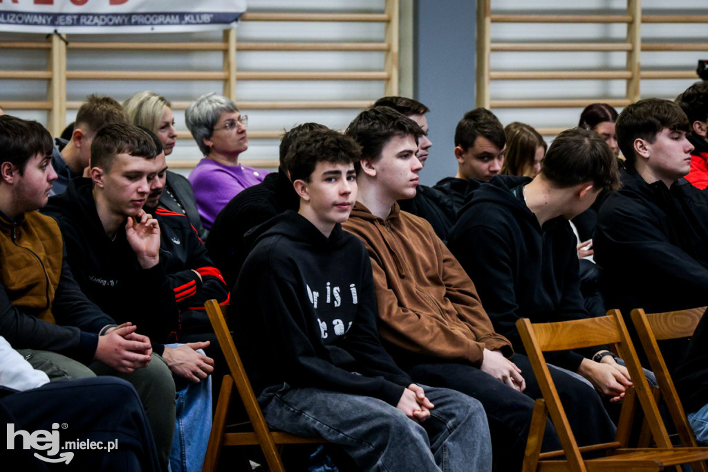 Debata Oksfordzka: Czy przyszłość młodych jest w Mielcu