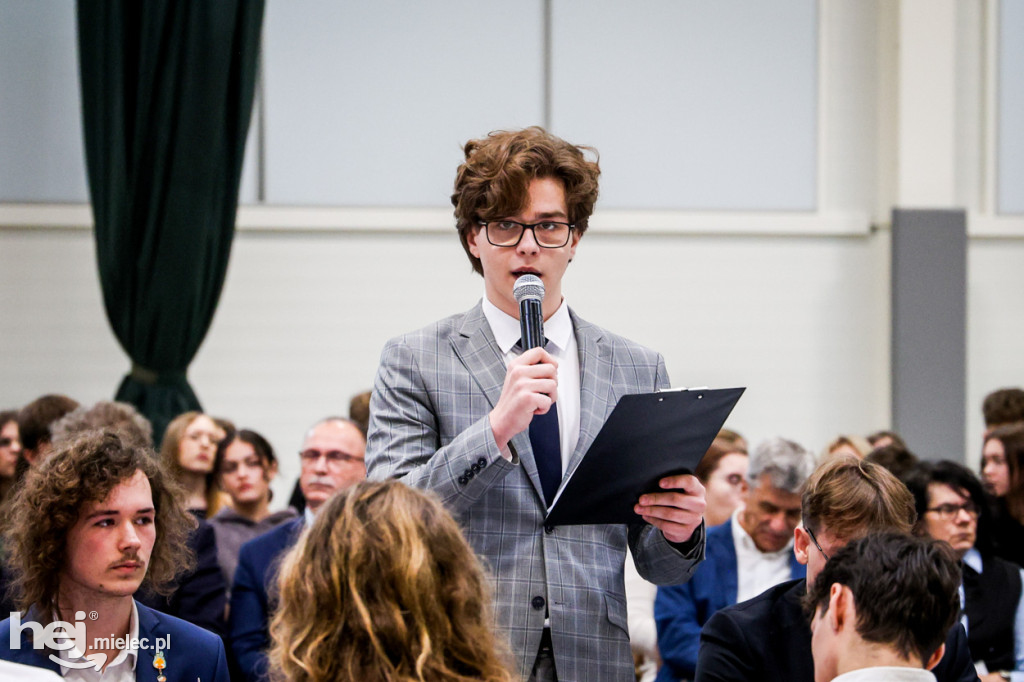 Debata Oksfordzka: Czy przyszłość młodych jest w Mielcu