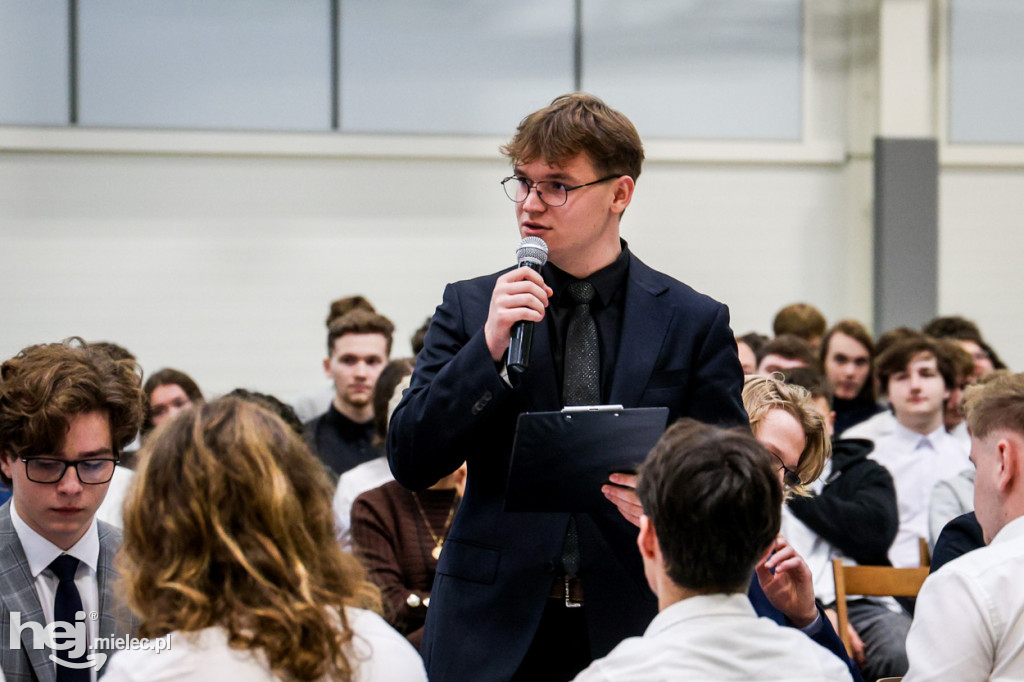 Debata Oksfordzka: Czy przyszłość młodych jest w Mielcu