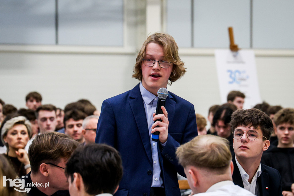 Debata Oksfordzka: Czy przyszłość młodych jest w Mielcu