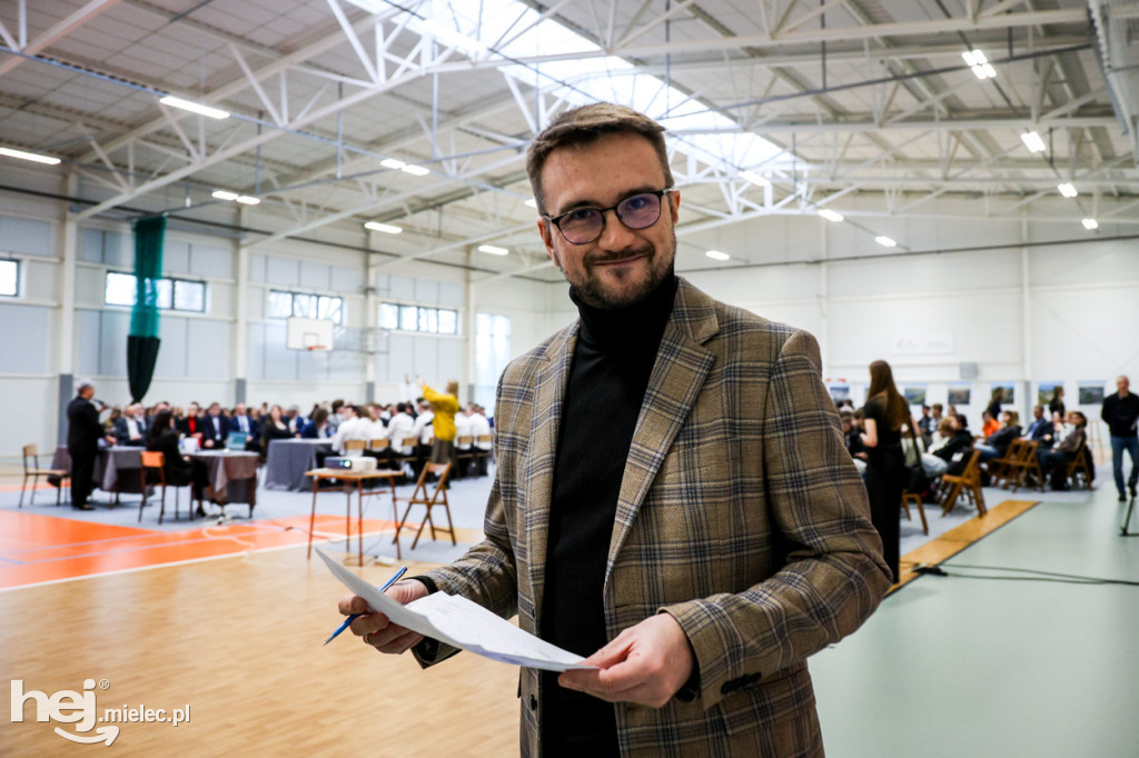 Debata Oksfordzka: Czy przyszłość młodych jest w Mielcu