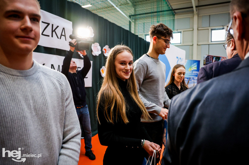 Debata Oksfordzka: Czy przyszłość młodych jest w Mielcu