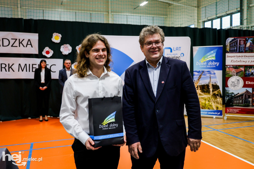 Debata Oksfordzka: Czy przyszłość młodych jest w Mielcu