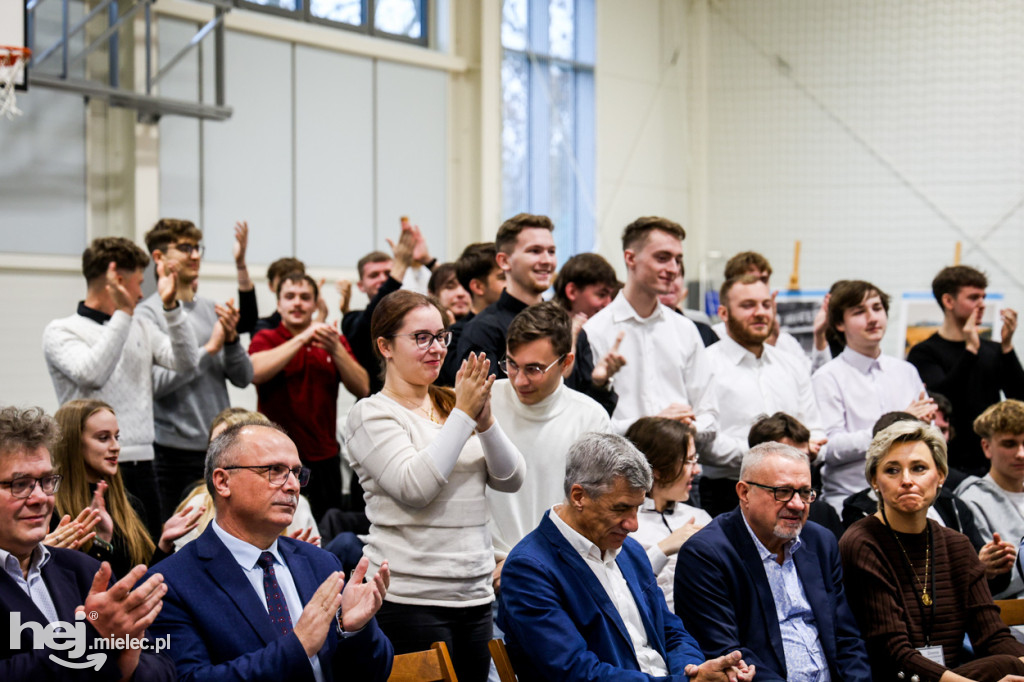 Debata Oksfordzka: Czy przyszłość młodych jest w Mielcu