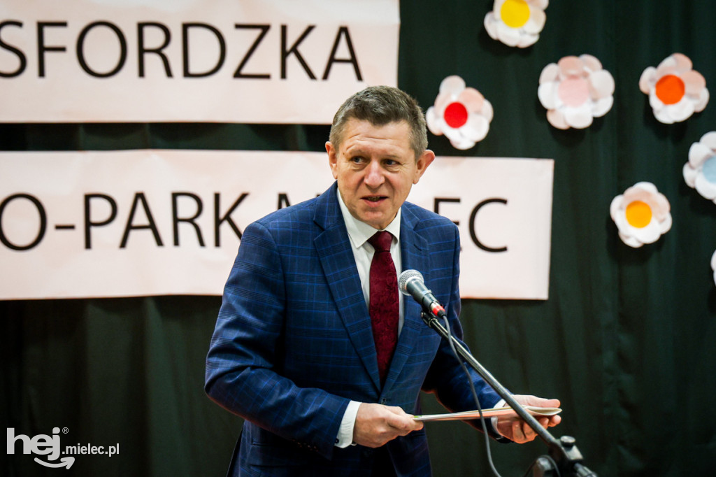 Debata Oksfordzka: Czy przyszłość młodych jest w Mielcu