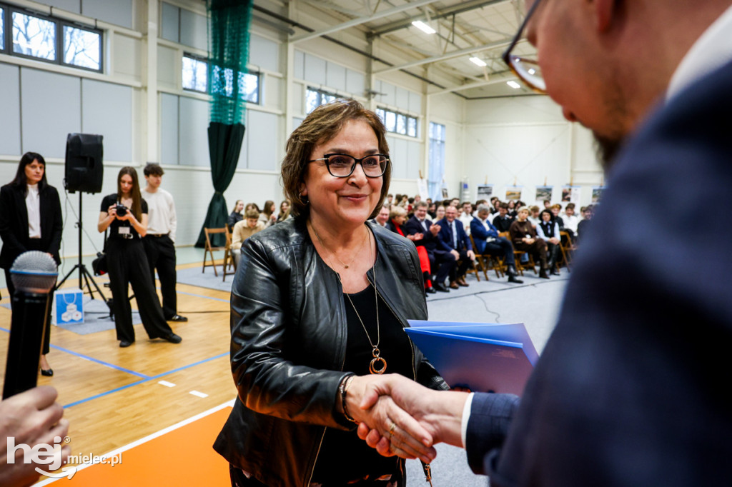 Debata Oksfordzka: Czy przyszłość młodych jest w Mielcu