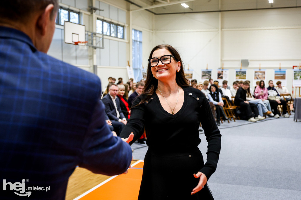 Debata Oksfordzka: Czy przyszłość młodych jest w Mielcu