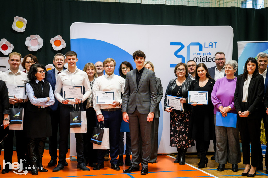 Debata Oksfordzka: Czy przyszłość młodych jest w Mielcu